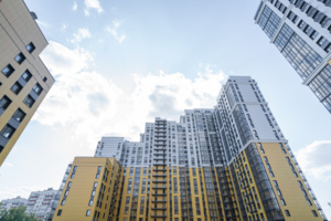 Дом на 924 квартиры ввели по реновации в районе Метрогородок