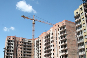 Начались работы на кровле корпуса №1 проблемного ЖК «Воскресенское»