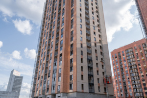 С начала года город выделил 100 участков для реализации программы реновации