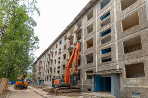 В Москве снесли 500 старых жилых домов по программе реновации