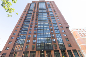 Началось заселение по реновации «дома с часами» в районе Марфино