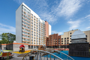 Москвичи из 17 старых домов оформили документы на жилье по реновации в районе Академический