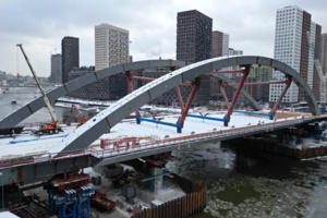 Надвижка основных конструкций завершена: как строят мост через Москву-реку в районе Берегового проезда