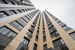 Более 300 семей в СВАО отпраздновали новоселье в рамках реновации с начала года