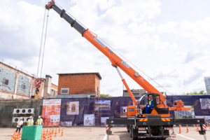 Лучших машинистов автокрана определили на конкурсе «Московские мастера»