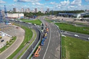 Мэр открыл новые дороги и развязку в ТиНАО в канун Дня строителя