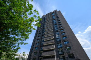 Более 60 семей переехали в жилой комплекс по реновации на Загорьевской улице