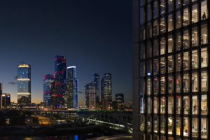 Деликатная подсветка украсит офисную башню в районе Филёвский Парк в вечернее время