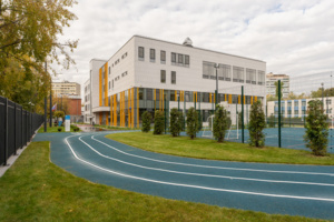 Школу и образовательный комплекс построили на западе Москвы за счет городского бюджета с начала 2025 года