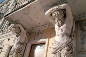 Москва вкладывает ежегодно 15-16 млрд рублей в реставрацию памятников