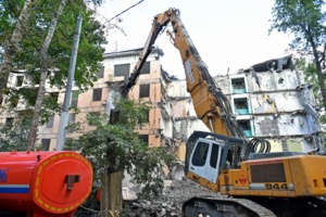 Начался «умный снос» дома по реновации в районе Южное Бутово