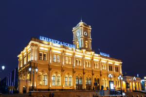 На площади трех вокзалов начались работы по благоустройству