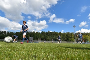 В районе Ясенево ввели футбольное поле с подогревом