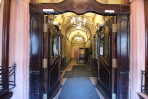 Как менялось здание магазина «Елисеевский»: уникальная архитектура