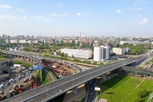 Строители начали сборку путепроводов ЮВХ в районе улицы Полбина