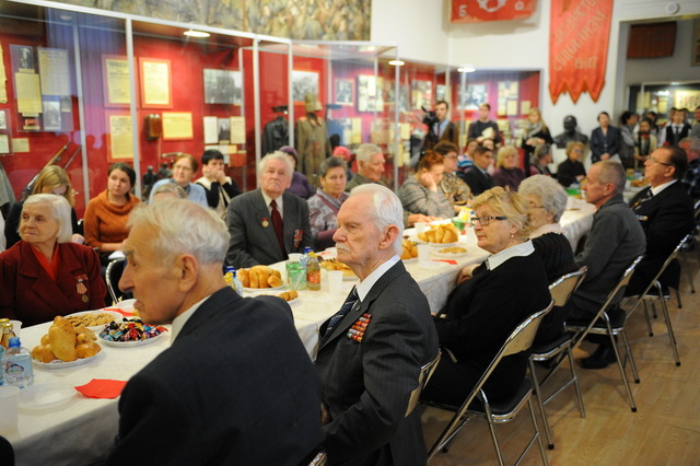 Встреча с ветеранами строительной отрасли. С. Дегтярев, В. Лаптев